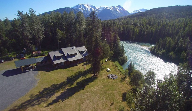 Real Alaskan Riverfront Log home
