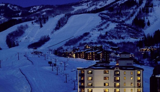 Relaxing 2-bedroom resort with AC in gorgeous Steamboat Springs