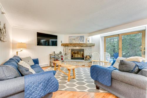 Renovated Ski-In/Ski-Out Peru Condo at Bromley Mtn