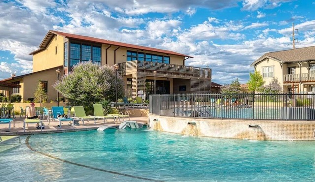 Resort Living - Desert Oasis (Large Group)