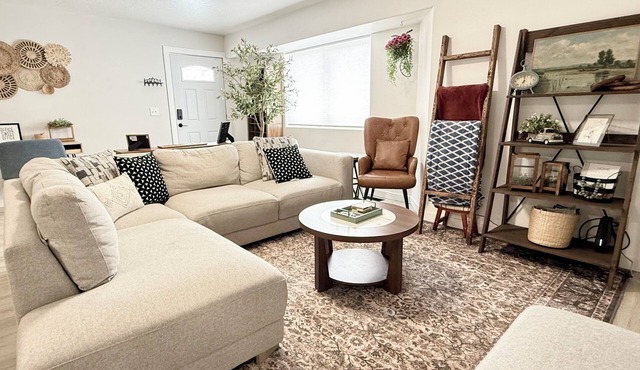 Restful Nest A 3bd&2ba in Midtown Anchorage