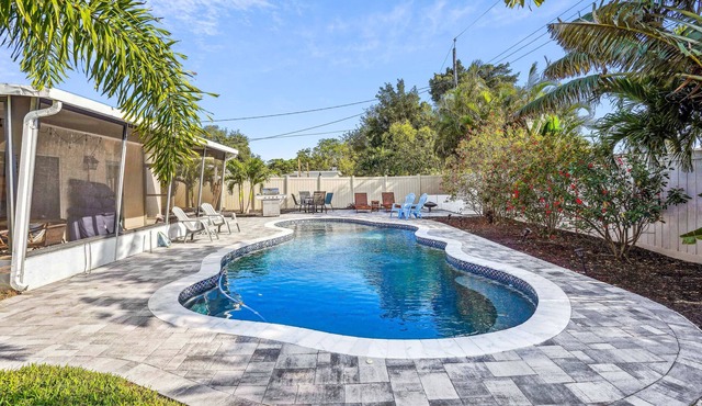 Riptide Resort- Coastal Poolside Escape!