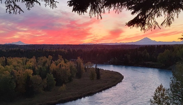 Riverfront Retreat Guesthouse in Kasilof – Private, Peaceful & Cozy