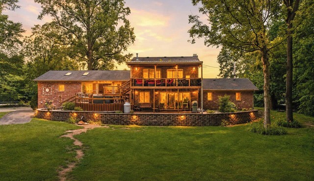 Riverside Haven | Firepit Grill Private Dock!