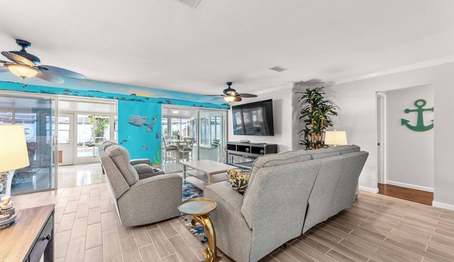 Rockledge Oasis w/Screened Pool + Game Room, Near Cocoa Beach. Free EV charging