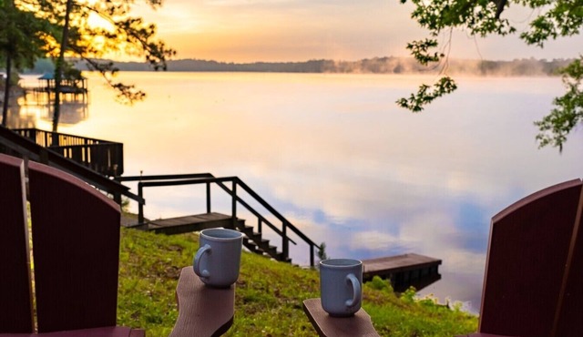 Rustic Cedar Waterfront Cabin 7 on Toledo Bend in Hemphill