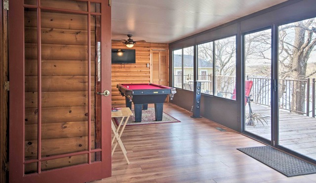 Rustic Eucha Dwelling w/ Balcony, Grand Lake Views in Eucha