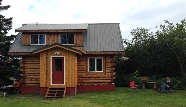SANDPIPER COTTAGE PEACEFUL & CENTRAL, IN OLD TOWN HOMER