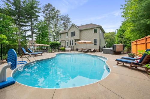 Saratoga Track Pool Hot Tub Fire Pit Game Room