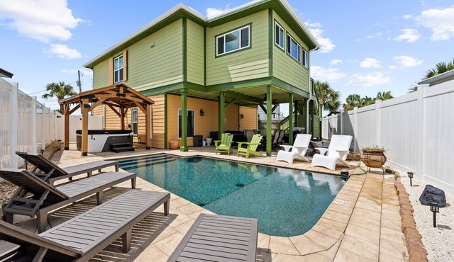 Seaside Escape Walk to Beach Private Pool + Hot Tub