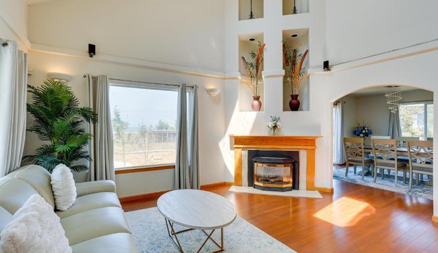Seaside Eureka Vacation Rental w/Bay Views!