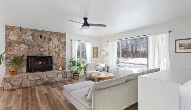 Serene Palmer Home: Walk to Downtown & Riverfront!
