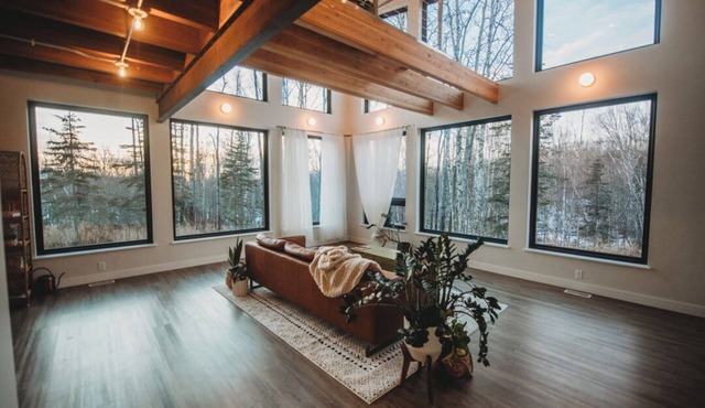 Serene studio at the base of Hatcher Pass, perfect for your getaway