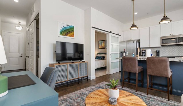 Short North 1BR | Near OSU | Garage | Elevator