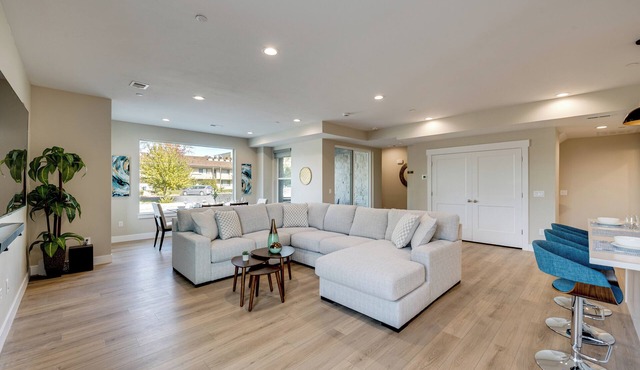 Ski Resorts & SLC Fun! Brand New Millcreek Home
