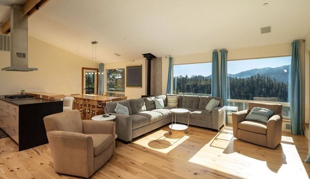 Sleeps 10, Five Minutes From Heavenly, Panoramic Mountain Views
