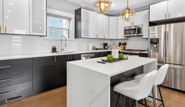 Somerville 3BR Home w/2 Parking, Kids Zone, Near T