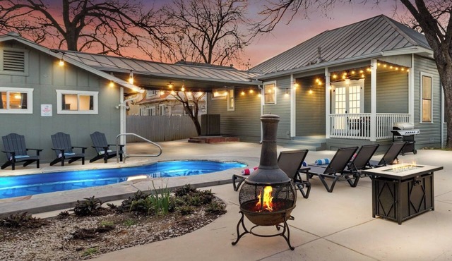 Southtown Charm: Pool, Arcade, Casita, King Beds