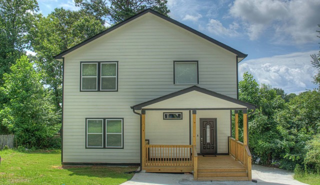 Spacious 4-bedroom house in peaceful Riverdale! Built just 3 years ago!