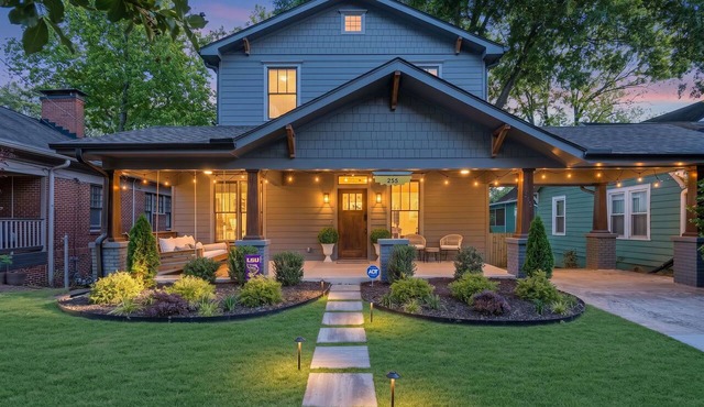 Spacious 5-bedroom Luxury Home in Atlanta