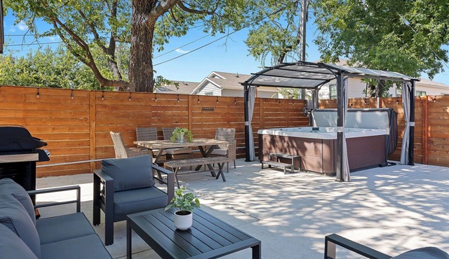 Spacious 5Bdr/5Bath in Downtown FW Stockyards TCU