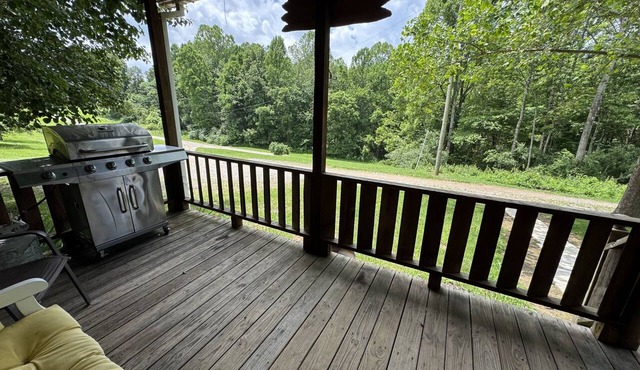 Spacious Eagle's Landing Cabin near Hocking Hills