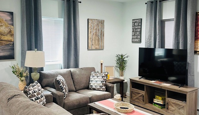 Spur of the Moment Suite. Charming 2-bedroom apartment in Soldotna with WiFi