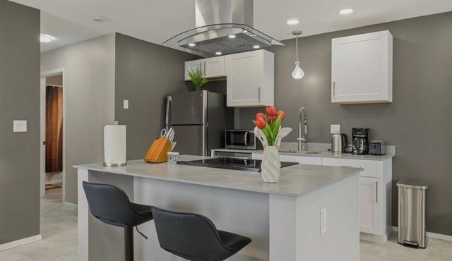 Steel & Stone - Modern 2 Bedroom 1 Bathroom