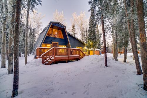 Studio Steps to Kenai River w/Fire Pit!