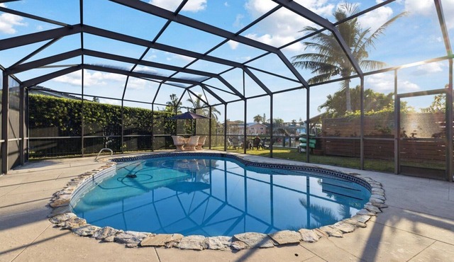 Stunning Ultimate Canal Front Home With Pool. 4 Bedroom 2 Bath Coastal Retreat 🌴