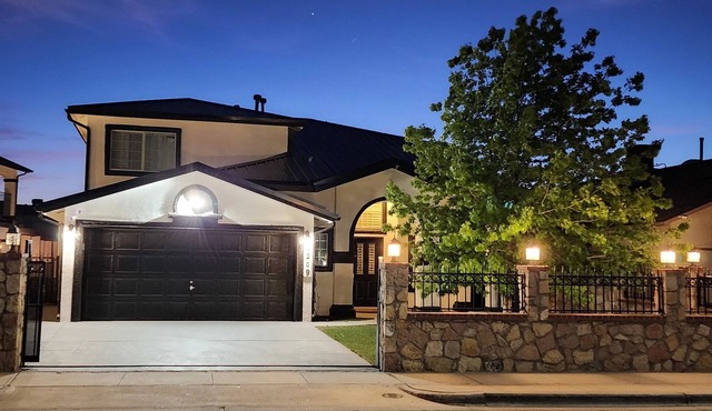 Stylish 5 bed 2.5 bath, with loft, pool table, amazing outdoor bar, kid playset.