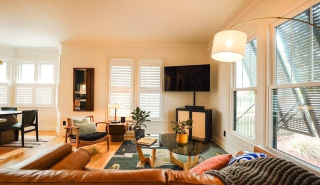 Stylish Home in Nashville | Sleeps 7 | Walkability