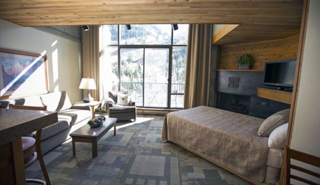 Suite/Loft Room at the Iron Blosom in Snowbird- walk to lifts