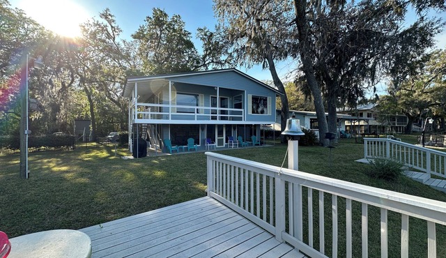 Suwannee River 2BR 1BA near Fanning Springs. Lower level screened, Boat House