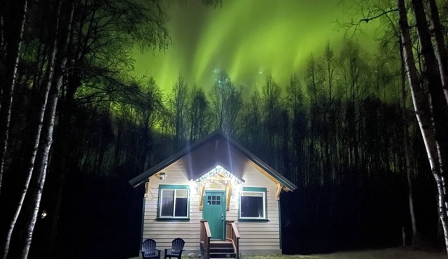 Talkeetna's Mount Dall Cottage - WiFi&laundry - easy access from Parks Highway!