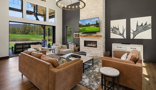 The BEST Location in Suncadia! Luxury Retreat with a detached Casita!