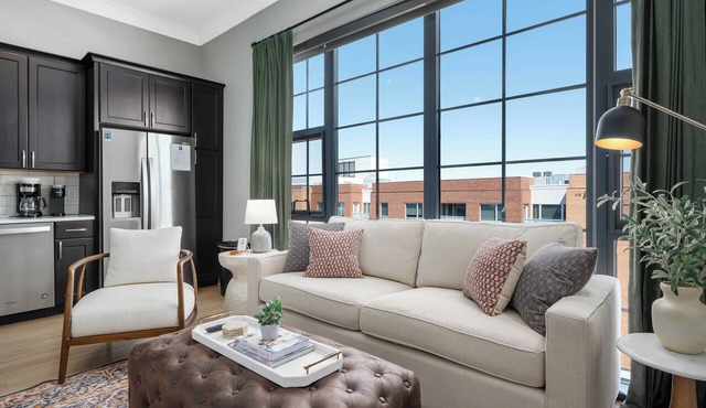 The Bridge Park Flat | Pets OK | Studio | 0 stairs
