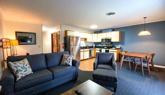 The Central Downtown Inn & Suites