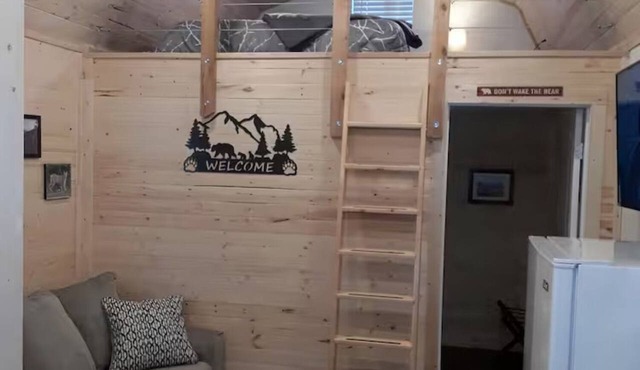The Denali Cabin w/Queen Bed