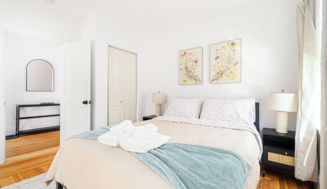 The Milton Manor 3BR 1BA - Sleeps 6 - Unit 1