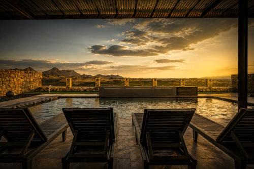 The Royal View Villa At Red Hawk