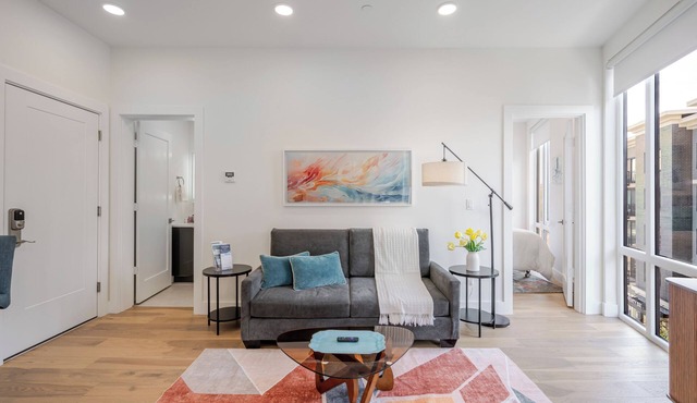 This apartment is a 1 bedroom(s), 1 bathrooms, located in Brighton, MA.