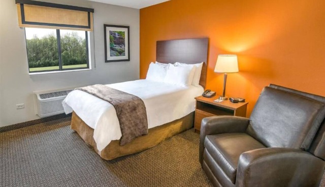 Three Comfortable Room w/Cooking Facilities Near Little Britches Fishing Pond