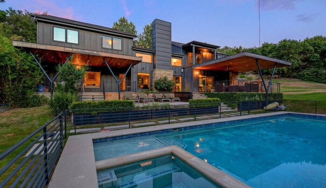 Toro Canyon | 10-15 min to Austin | Heated/Cooled Pool + Hot Tub | Game Room