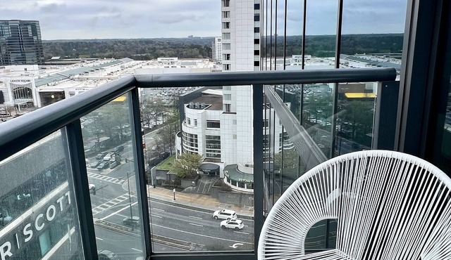 Trendy high-rise in heart of buckhead!