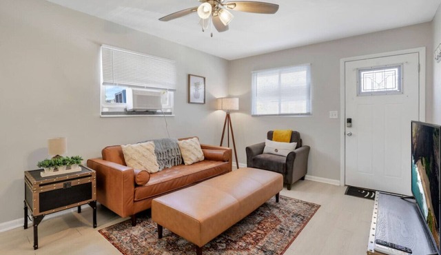 Trolley District Treasure 1 BR Apt!