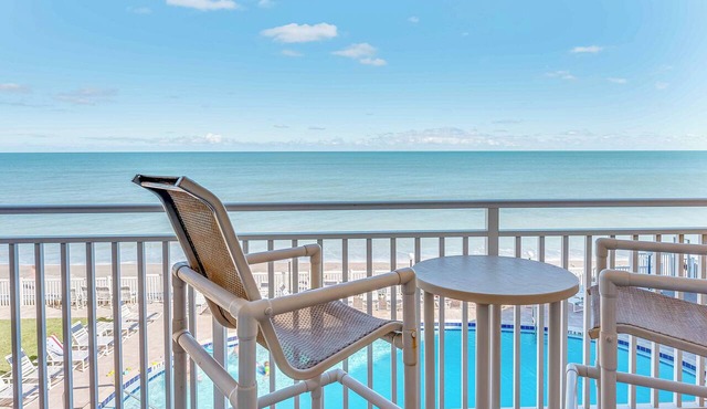 Ultimate Space Coast Condo with Ocean Views, Heated Pool & BBQ Grills ☀️