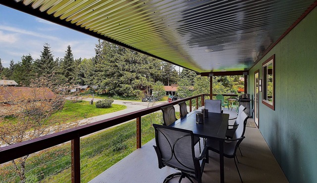 Updated Home Near Mendenhall Glacier w/Large Deck