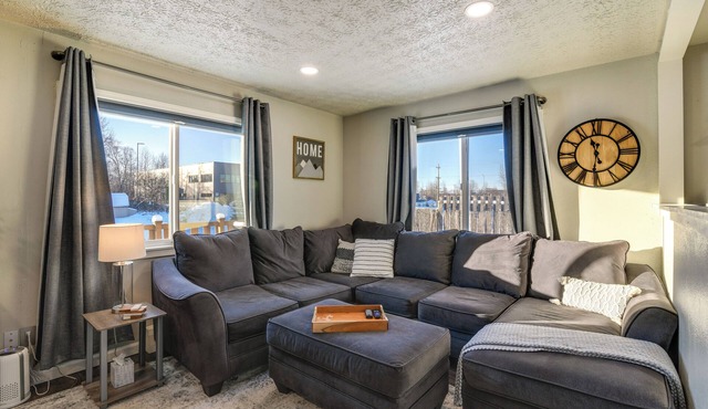 Updated Townhome: Near Airport & Shopping!