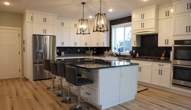 Upscale 6-bedroom estate on the Chena River